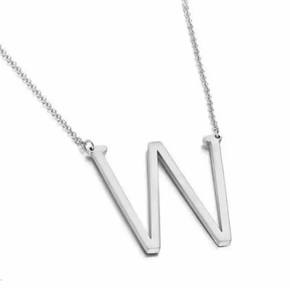NEW!! ❤️ Letter W Necklace
